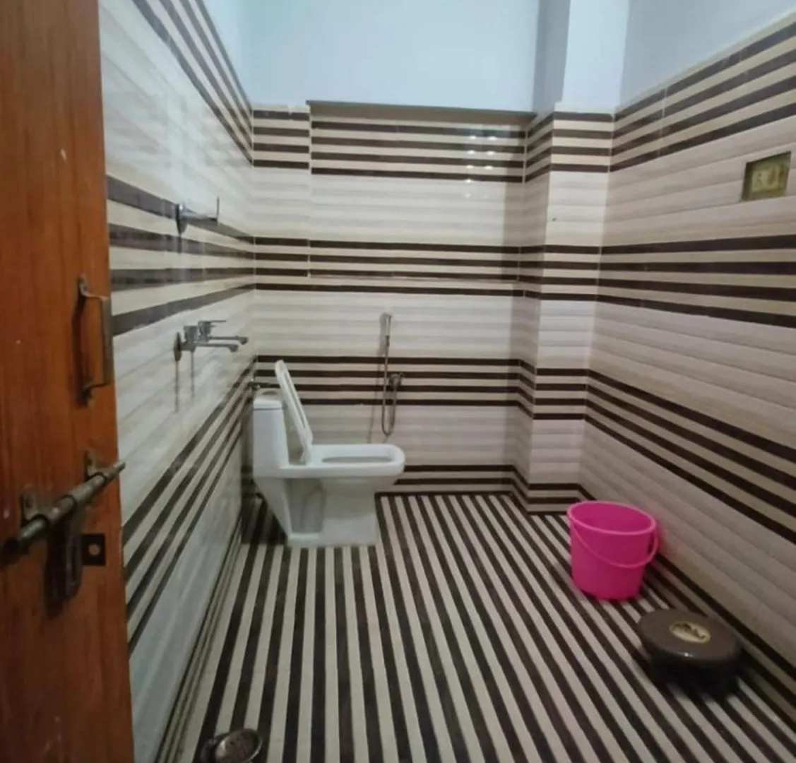 Hotel Prakash Residency Gadowlia ! Varanasi - 400 Meters From Kashi-Vishwanath-Temple-And Ganga Ghat With-Lift-Wifi-Restaurant- Paid-Parking Facilities-Newly Decorated Room- A Top Rated Premium Hotel In Varanasi 4*,